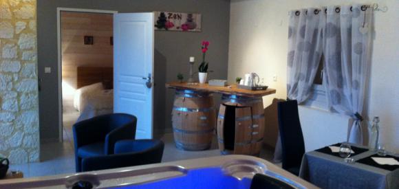 Chalet avec jacuzzi intérieur privatif, proche sarlat introuvable Deco jacuzzi interieur
