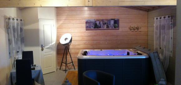 Chalet avec jacuzzi intérieur privatif, proche Sarlat