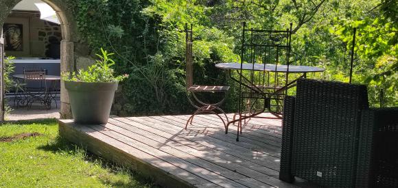 Gite Glamour et Bien-être avec Jacuzzi Privatif et Piscine Chauffée Privative, Ardèche.