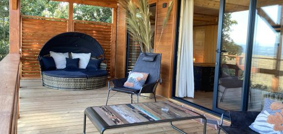 Cabane perchée "A perte de vue" avec spa privatif, près Carcassonne