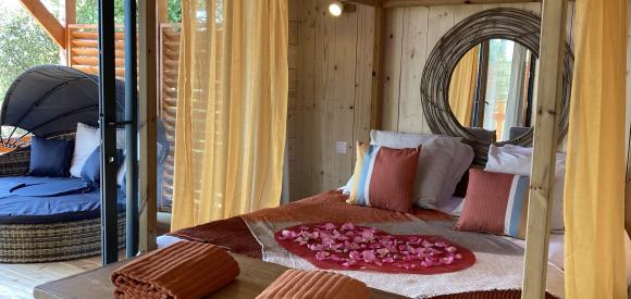 Cabane perchée "A perte de vue" avec spa privatif, près Carcassonne
