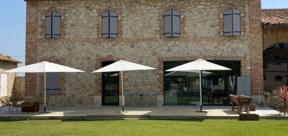 Suite avec balnéothérapie et terrasse aux Portes de la Camargue, Gard