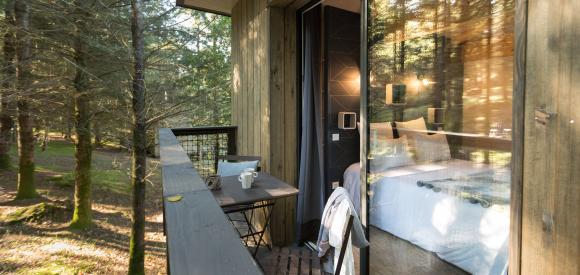 Cabane avec jacuzzi privatif au coeur de la nature, proche Brive