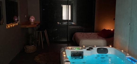 Suite romantique avec jacuzzi privatif, lit king size, proche Touquet