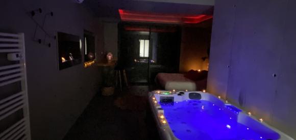 Suite romantique avec jacuzzi privatif, lit king size, proche Touquet