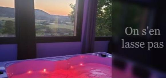 Joli gite avec spa privatif et vue imprenable, Dordogne