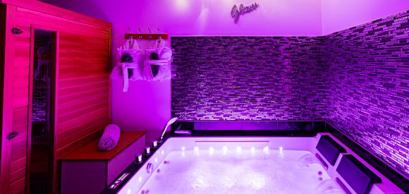 Suite glamour avec spa privatif et sauna, Dijon