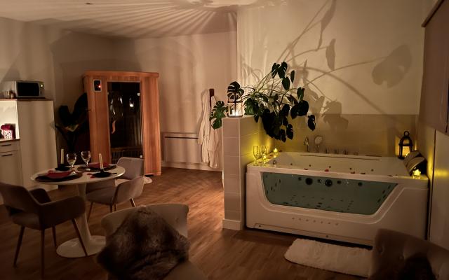 Loft avec jacuzzi balnéo et sauna privatif en Vendée