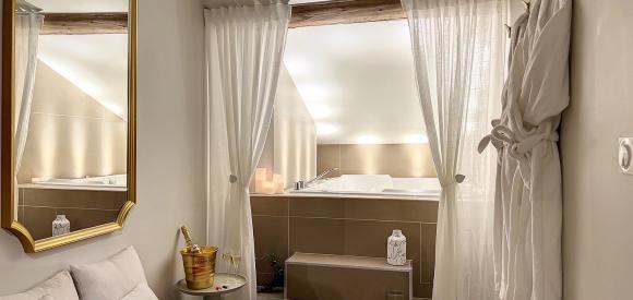 Suite Cocon Blanc avec Spa/Jacuzzi privatif à 45min de Lyon