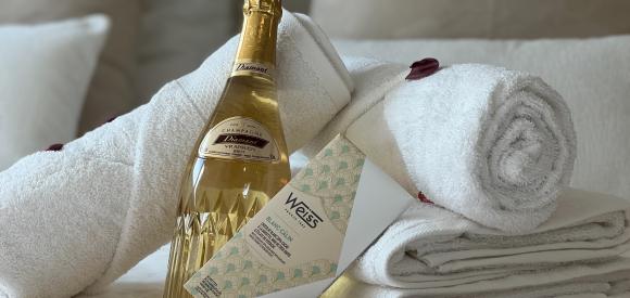 Suite Cocon Blanc avec Spa/Jacuzzi privatif à 45min de Lyon