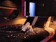 Suite Luxe Rouge avec Spa/Jacuzzi privatif LOVEROOM à 45min de Lyon - 14