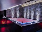 Suite Luxe Rouge avec Spa/Jacuzzi privatif LOVEROOM à 45min de Lyon - 2