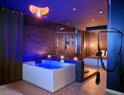 Suite sensuelle et romantique, Sauna et jacuzzi privatif, Aix les Bains - 2