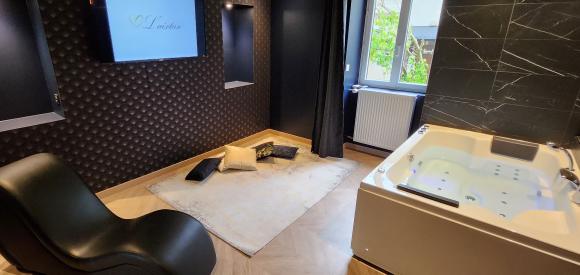 Suite sensuelle et romantique, Sauna et jacuzzi privatif, Aix les Bains