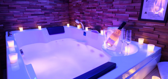 Gite romantique avec spa privé, Beaugency Loiret.