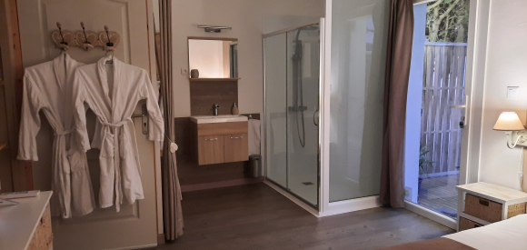 Chambre de charme avec Jacuzzi privatif, proche Carcassonne