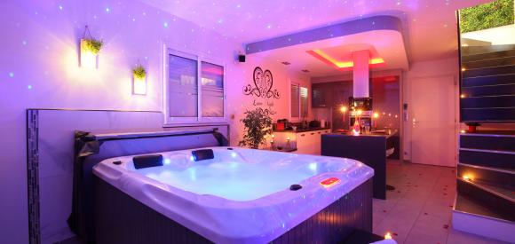 Villa romantique avec jacuzzi Spa privatif et sa pièce secrète "50 nuances de Grey" proche de Toulouse