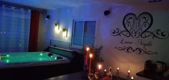 Villa romantique avec jacuzzi Spa privatif et sa pièce secrète "50 nuances de Grey" proche de Toulouse