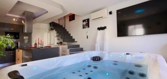 Villa romantique avec jacuzzi Spa privatif et sa pièce secrète "50 nuances de Grey" proche de Toulouse