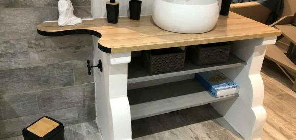 Studio pour deux avec spa privatif, au pied du Luberon