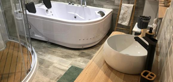 Studio pour deux avec spa privatif, au pied du Luberon