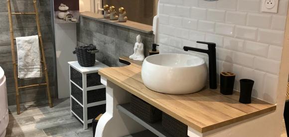 Studio pour deux avec spa privatif, au pied du Luberon