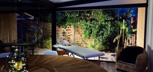 Love Room avec salle sexy, Jacuzzi Privatif, massage et cinéma à Biscarrosse