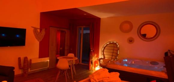 Gîte romantique avec jacuzzi et sauna privatif, 20 min de Nantes