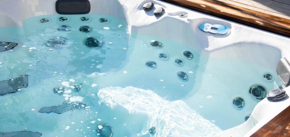 Maison avec spa privé de nage, sauna et lit hydro massant, Haute Vienne