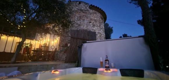 Love room dans un moulin provencal avec jacuzzi privé extérieur, Bouches du Rhône