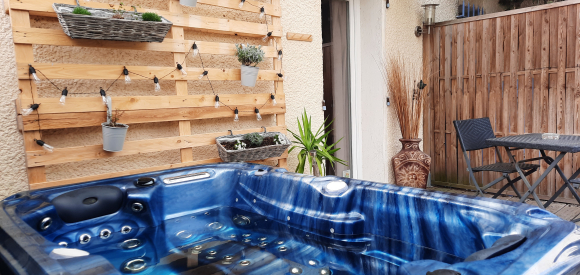 Chambre de charme avec Jacuzzi privatif, proche Carcassonne