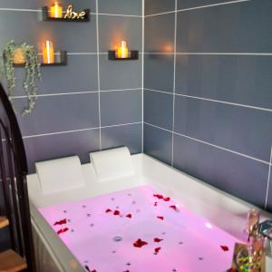 Love Room avec baignoire balnéo, Finistère