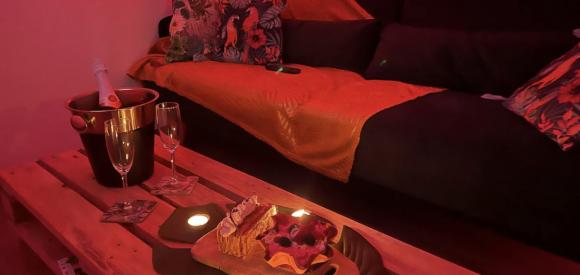 Chalet jungle en amoureux avec balnéo, Indre