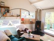 Chalet avec jacuzzi privatif et poêle à bois, proche Caen - 9
