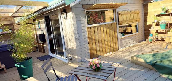 Chalet avec jacuzzi privatif et poêle à bois, proche Caen