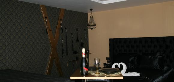 Suite Love room coquine avec jacuzzi privatif, Normandie