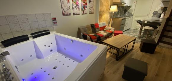 Love room AMBIANCE SECRET et spa privatif près de Lyon