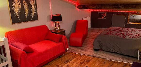 Love room AMBIANCE SECRET et spa privatif près de Lyon