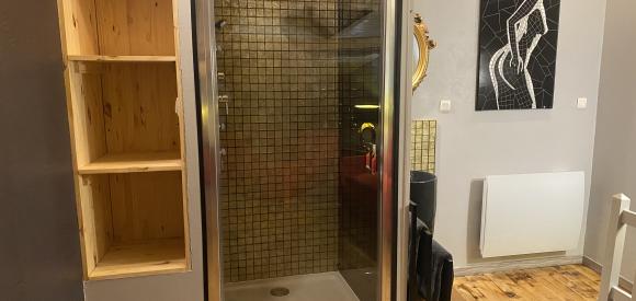 Love room AMBIANCE SECRET et spa privatif près de Lyon