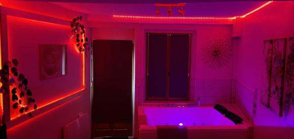 Love room AMBIANCE SECRET et spa privatif près de Lyon