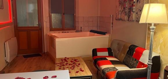 Chambre avec spa privatifs, près de Lyon