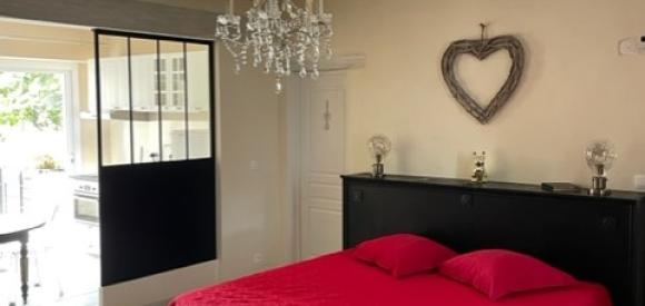 Gite Romantique de luxe avec jacuzzi et piscine, proche de Tours