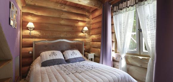 Magnifique Chalet en rondin de bois avec spa privatif extérieur, Cantal