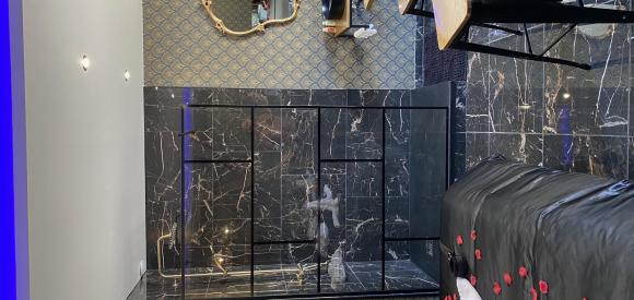 Suite Love room coquine avec jacuzzi privatif, Normandie