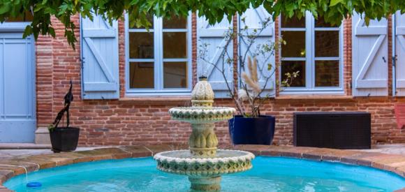 Suite de luxe avec spa privatif, romantisme et fantaisie, proche Toulouse