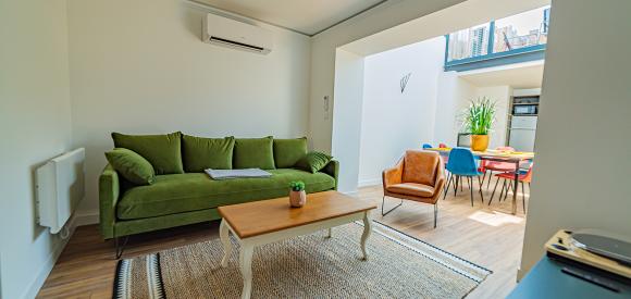 Love room  à thème salle de jeux pour adultes, espace jacuzzi et terrasse vue sur les toits, Libourne