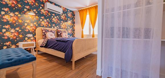 Love room  à thème salle de jeux pour adultes, espace jacuzzi et terrasse vue sur les toits, Libourne