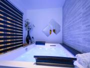 Suite luxueuse avec jacuzzi privatif, en plein centre de Lyon - 1