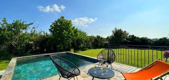 Luxueuse Love room avec spa-jacuzzi privatif, entre Vannes et Rennes