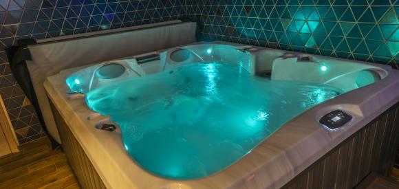 SPA privatif avec lit King size à Valenciennes